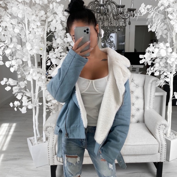 ZANE— in Light Denim - Picture 3 of 7